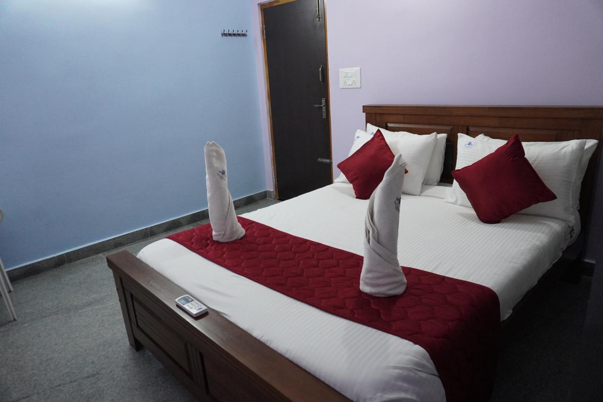 Tirumala Premium Home Stay Tirupati Zewnętrze zdjęcie