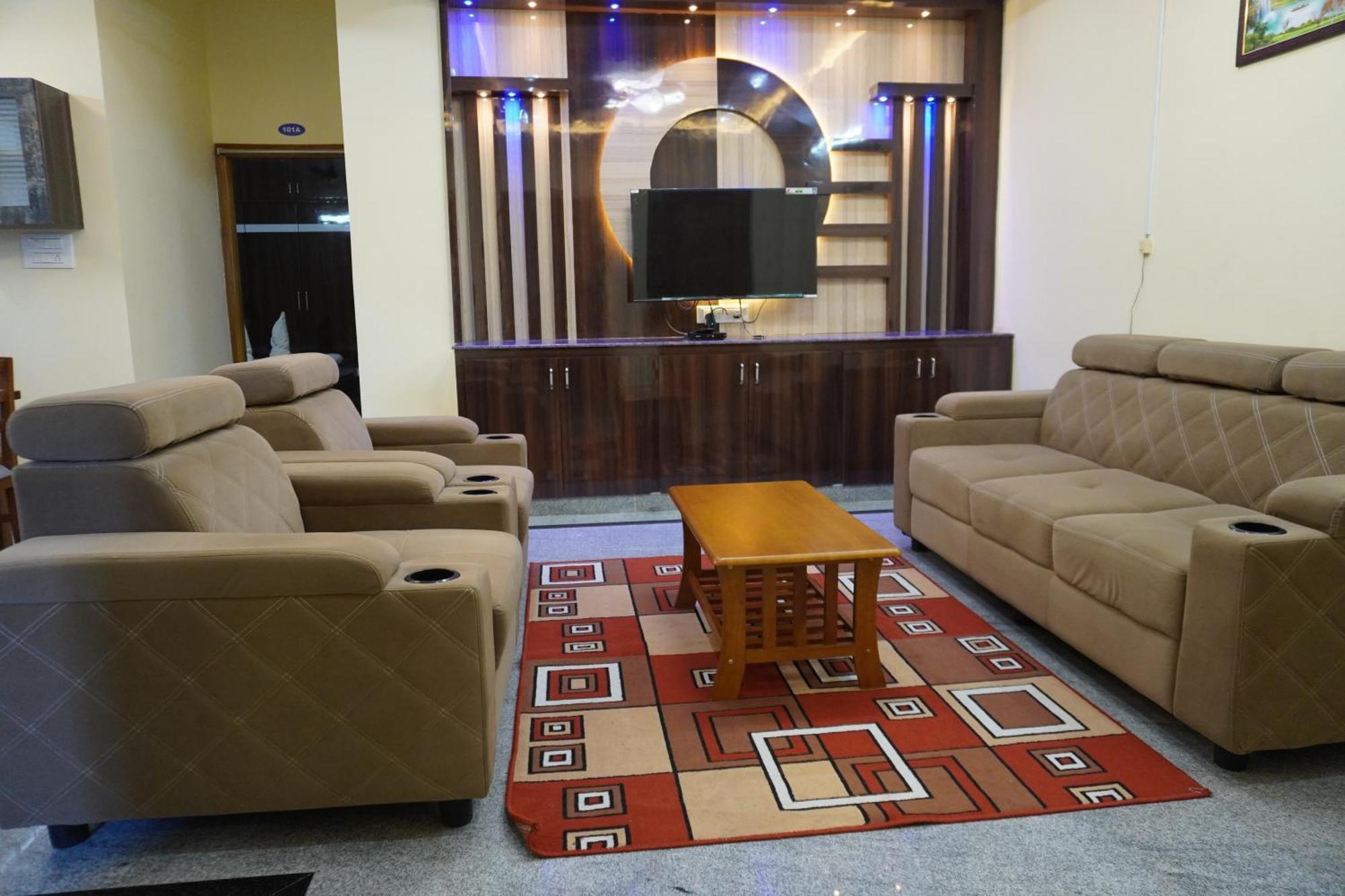 Tirumala Premium Home Stay Tirupati Zewnętrze zdjęcie