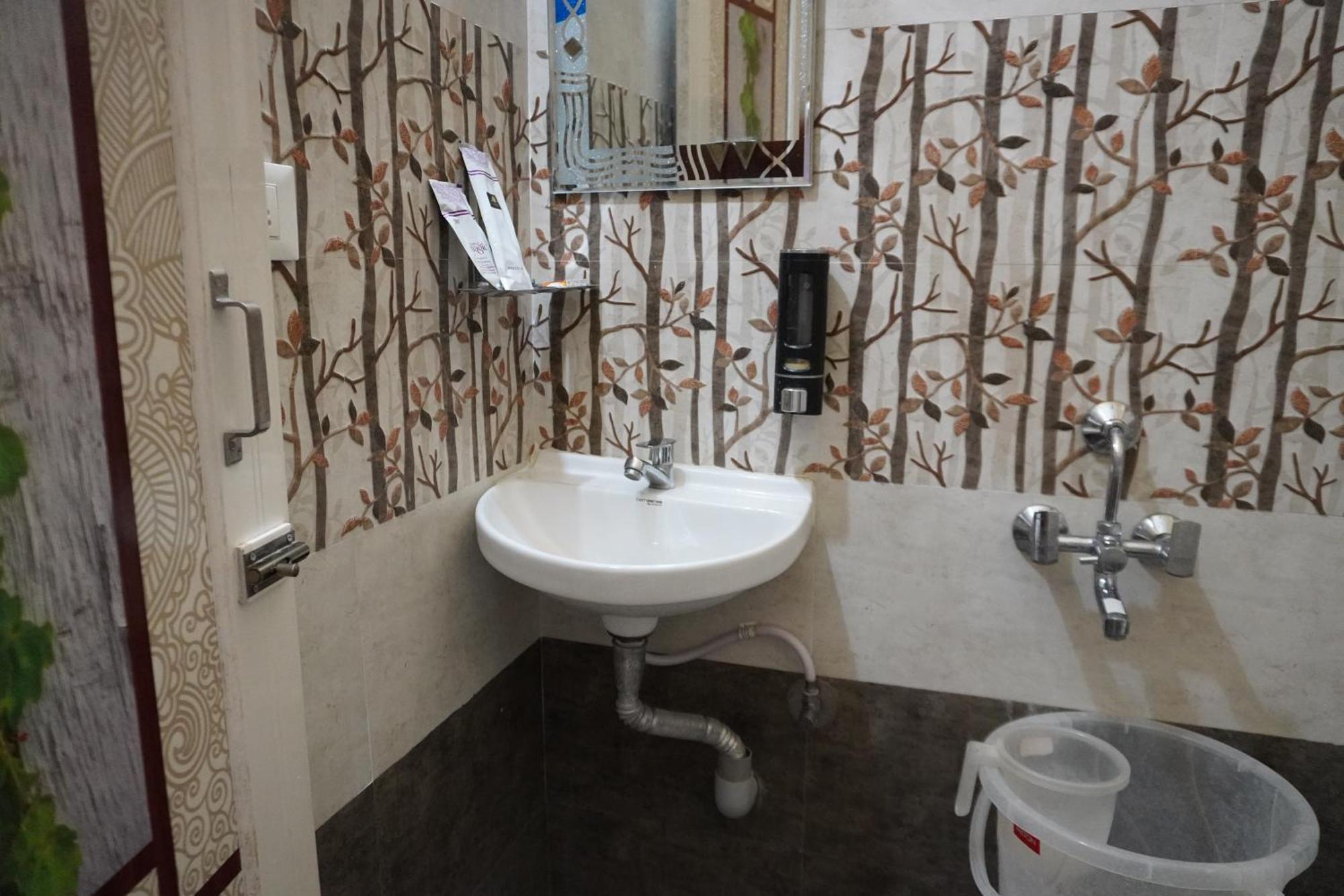 Tirumala Premium Home Stay Tirupati Zewnętrze zdjęcie