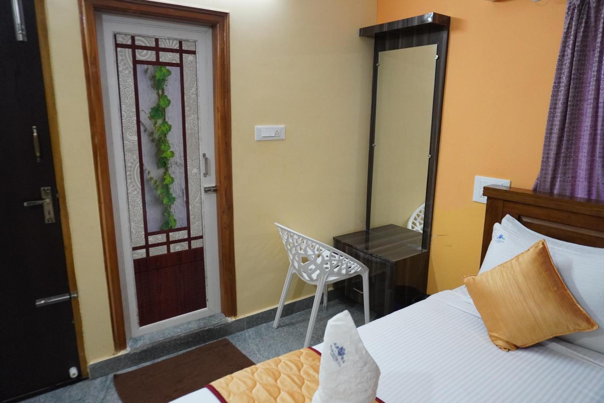 Tirumala Premium Home Stay Tirupati Zewnętrze zdjęcie